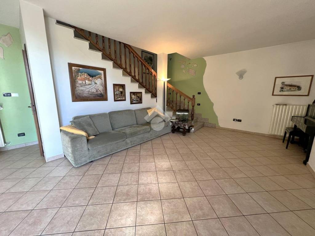 Casa indipendente a Pino d'asti in Via Maestra, 17 - Foto 4