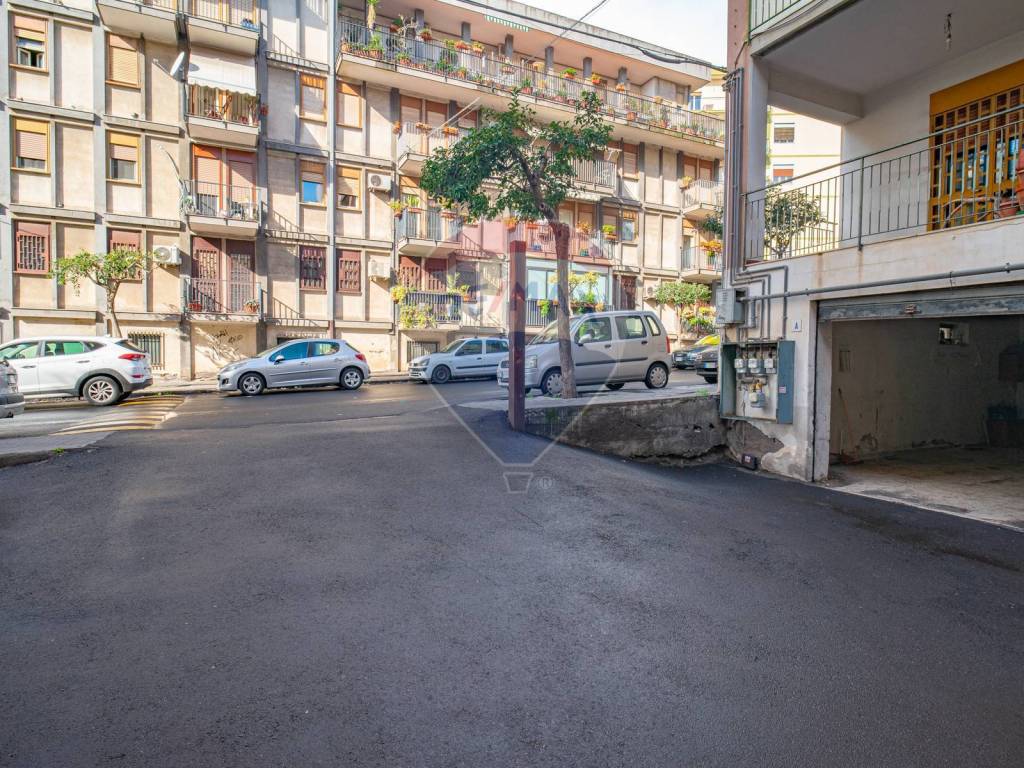 Box / garage a Gravina di catania in via Vitaliano Brancati - Foto 2