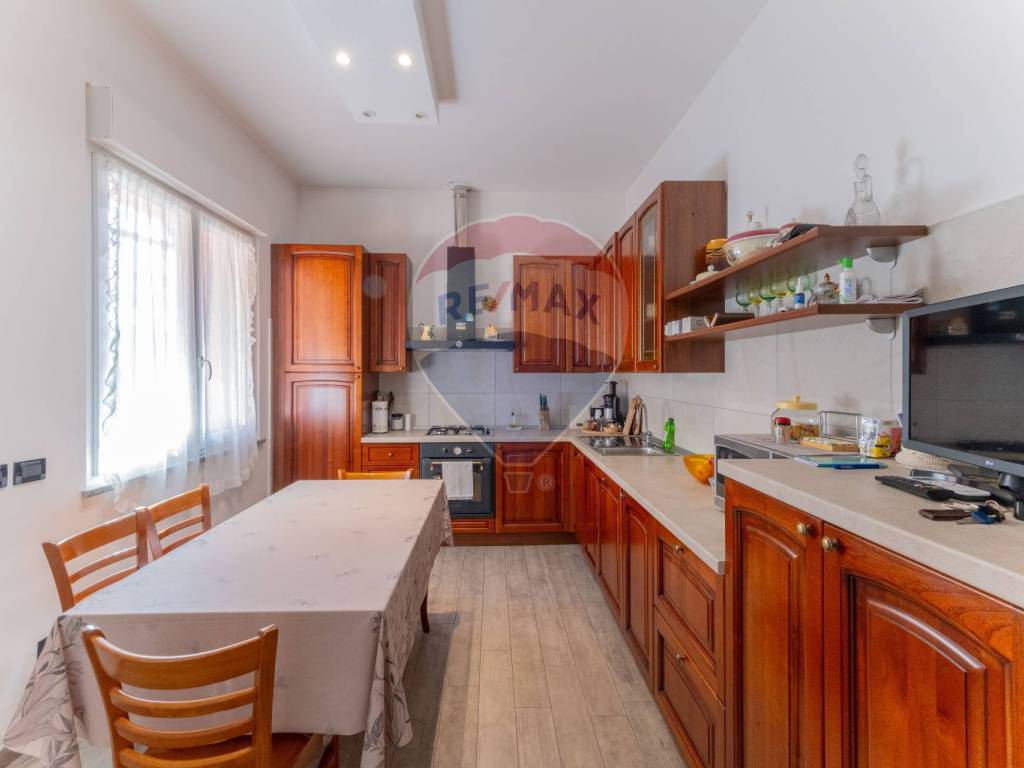 Villa a Cassano magnago in via san bernardo, 2 - Foto 3