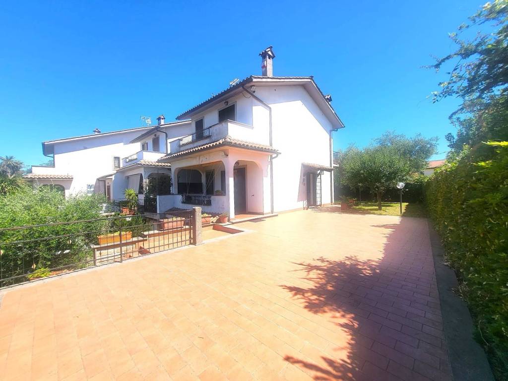 Villa a Capranica in Viale Laura - Foto 2