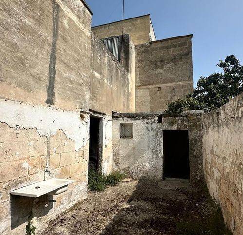 Villa a San michele salentino in Via Ettore Tagliaferro - Foto 2