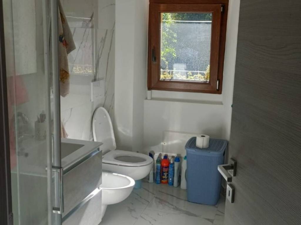 Appartamento a Gavirate in Via Magenta - Foto 4