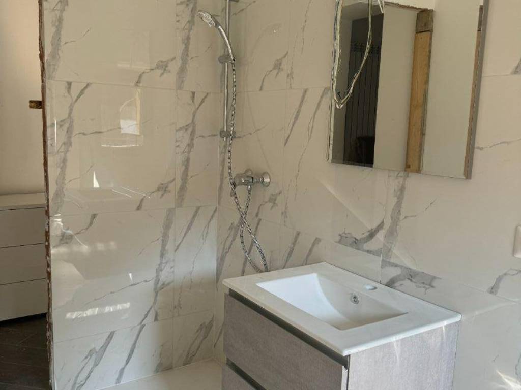Appartamento a Gavirate in Via Magenta - Foto 5