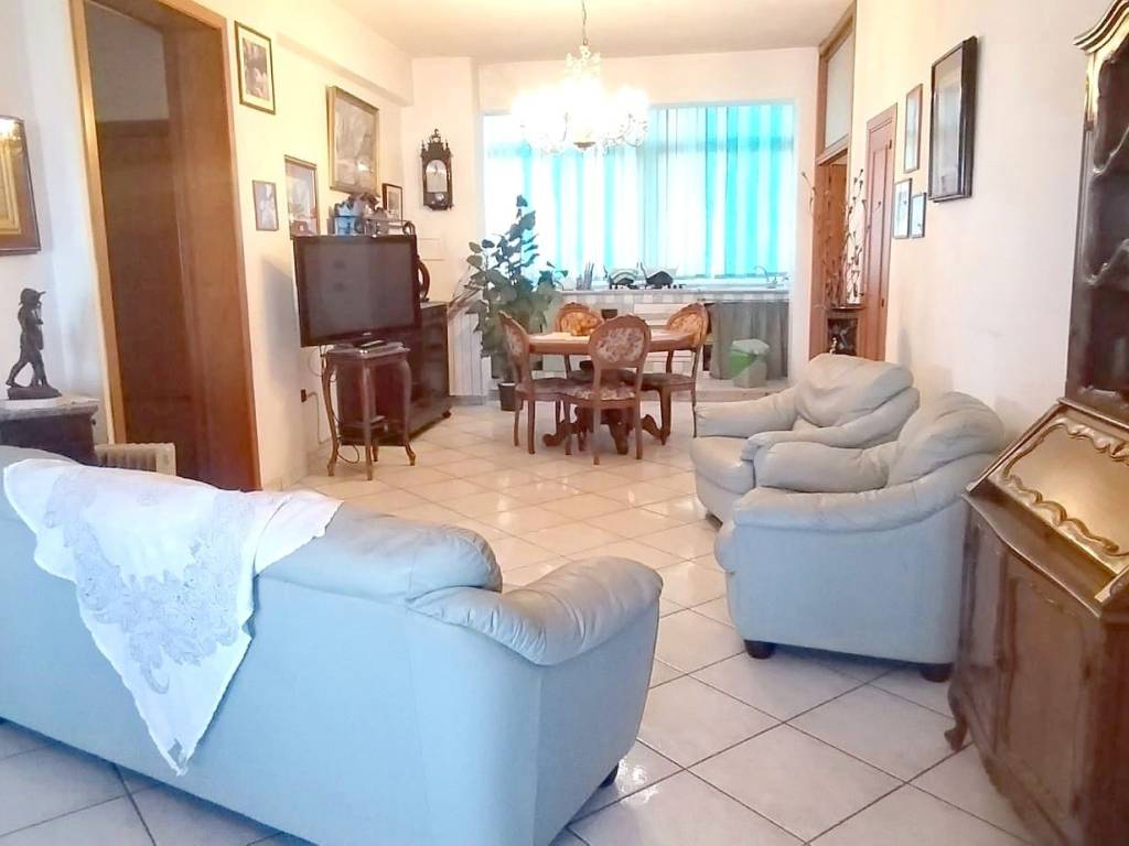 Appartamento a Aversa in Piazza Gian Lorenzo Bernini - Foto 2
