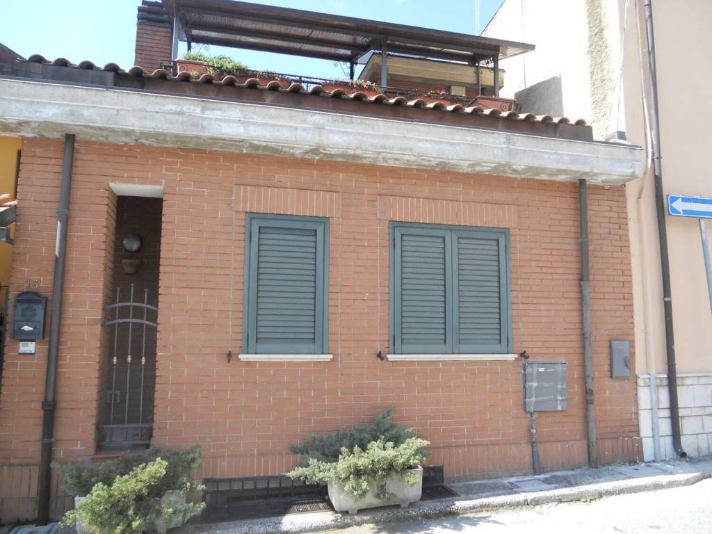 Villa a Avezzano in Piazza Tommaso Da Celano S.N.C. - Foto 2