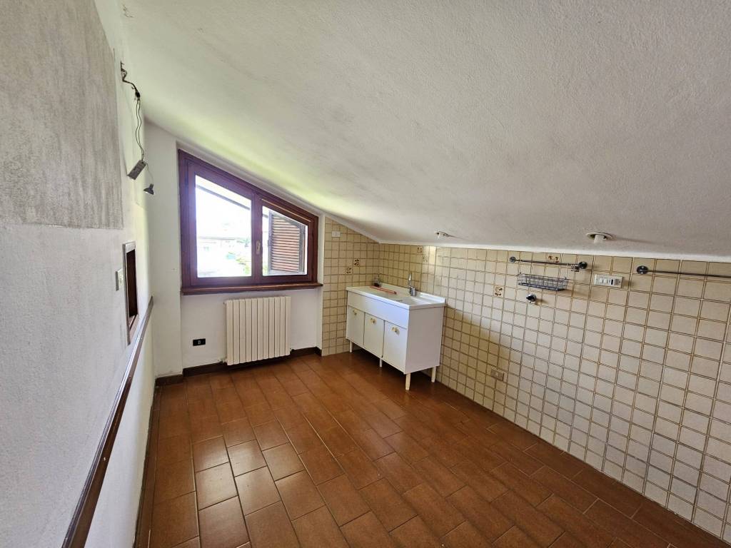 Appartamento a Cucciago in Via Canova - Foto 5