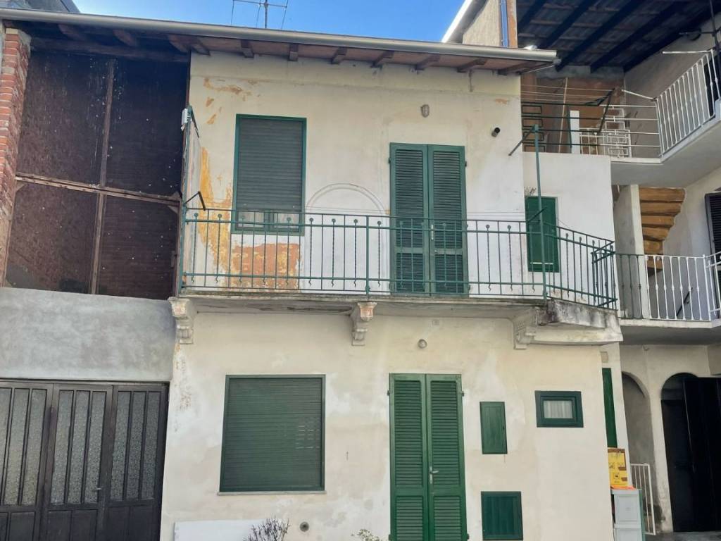 Casa indipendente a Galliate in Via Vincenzo Monti, 1 - Foto 2