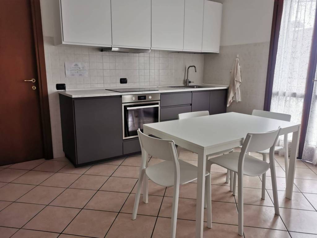 Appartamento a Lodi in Viale Trento Trieste - Foto 3