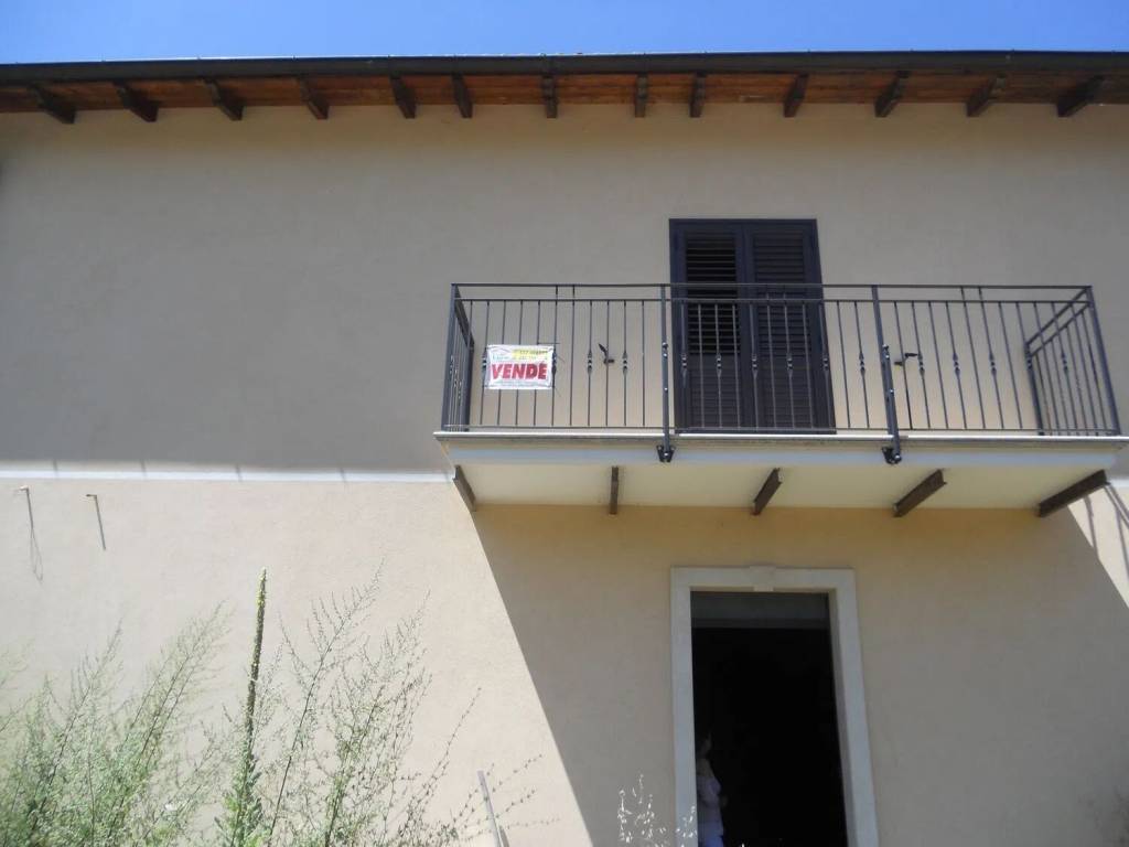 Villa a Capistrello in Via Salcito S.N.C. - Foto 4