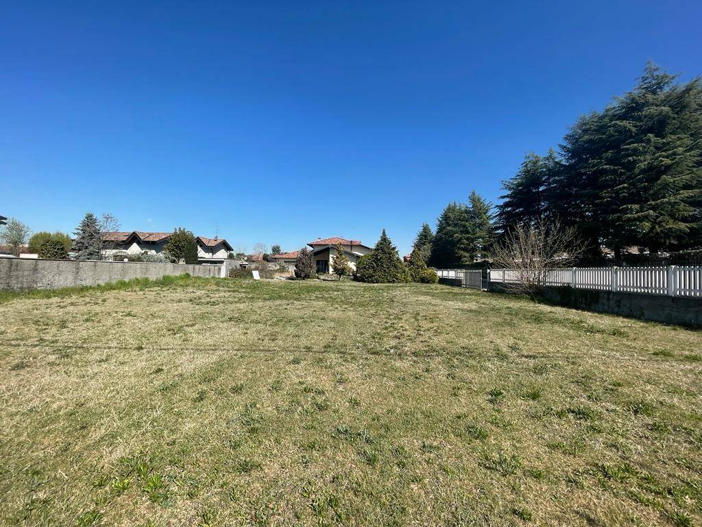 Terreno a Lonate pozzolo in Via Luigi Pirandello - Foto 2