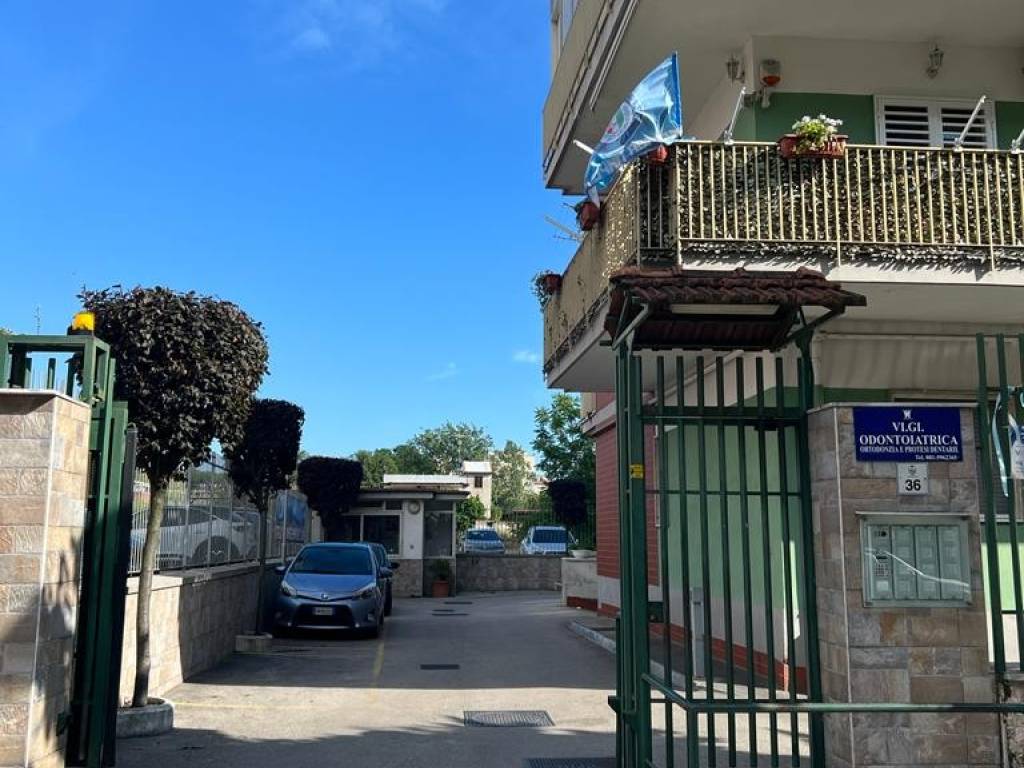 Box / garage a San giorgio a cremano in Via Tufarelli, 22 - Foto 2