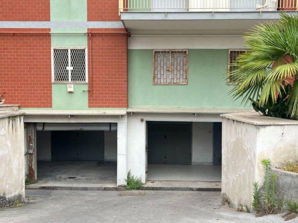 Box / garage a San giorgio a cremano in Via Tufarelli, 22 - Foto 4
