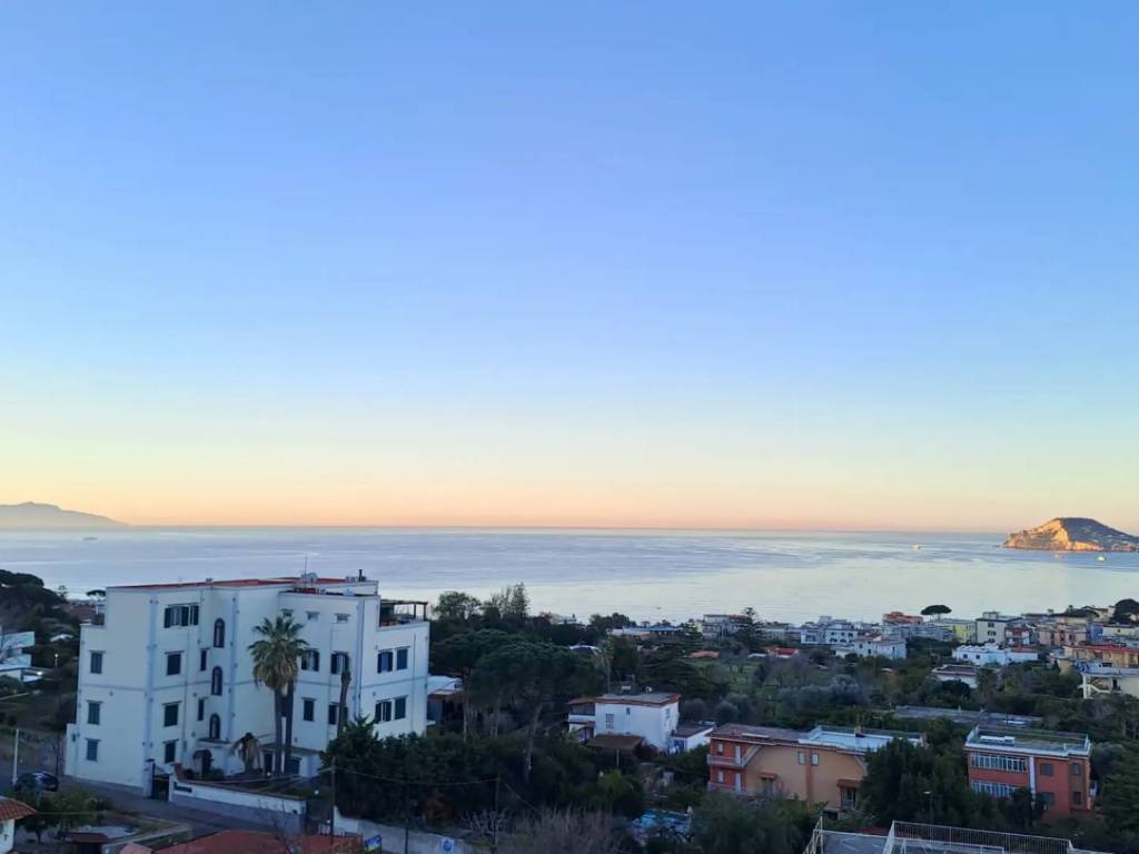 Appartamento a Pozzuoli in Via Coste d'Agnano - Foto 2