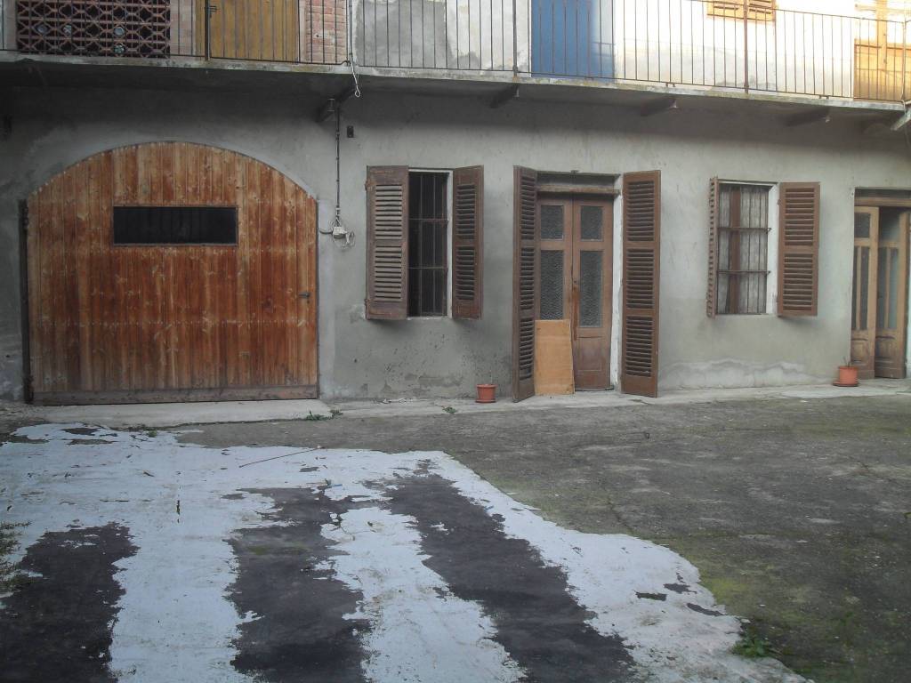Appartamento a Castagnole monferrato in Via Carlo Alberto, 34 - Foto 2