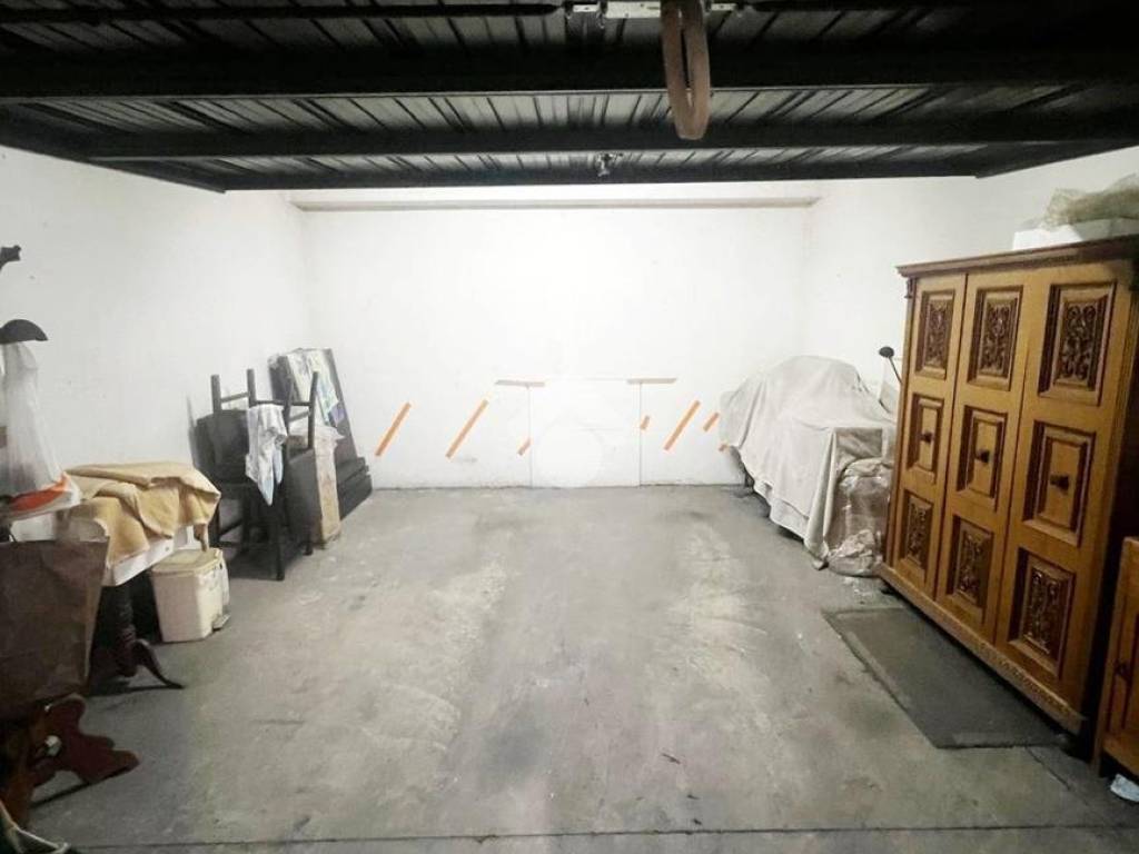 Box / garage a Prato in Via Ernesto Rossi - Foto 3