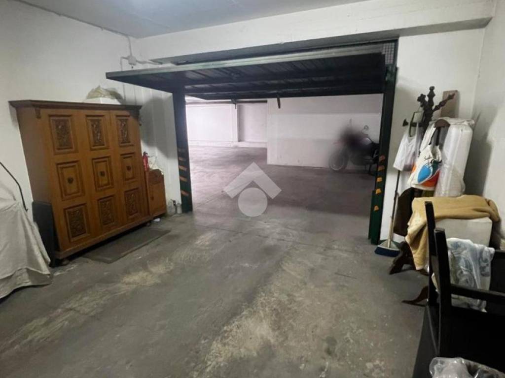 Box / garage a Prato in Via Ernesto Rossi - Foto 4