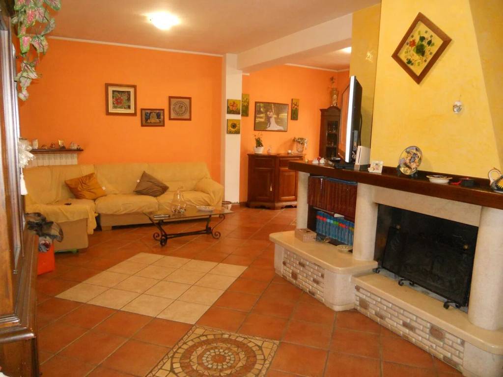 Villa a Avezzano in Via Antonio Bianchi, 21 - Foto 2