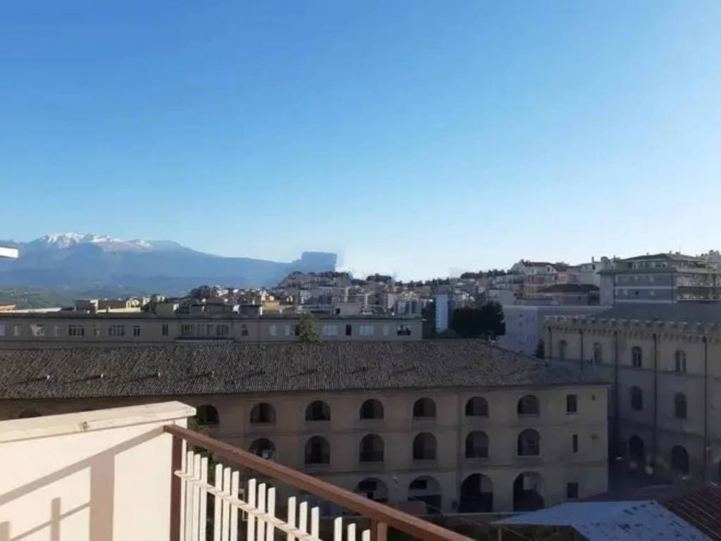 Attico / mansarda a Chieti in Via Federico Salomone - Foto 3