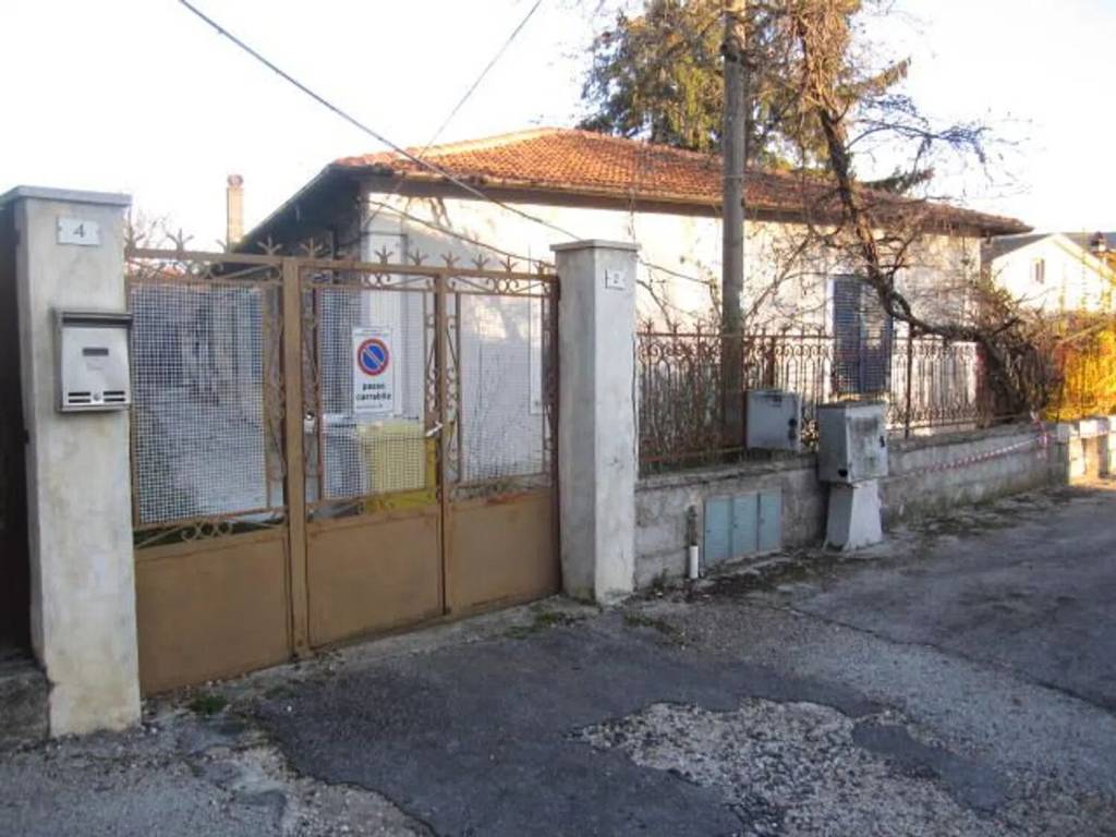 Villa a Scurcola marsicana in Via Carseolana, 35 - Foto 2