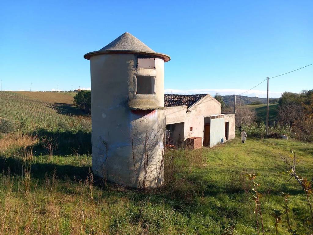 Rustico / casale a Cugnoli in Contrada S.N.C. - Foto 2