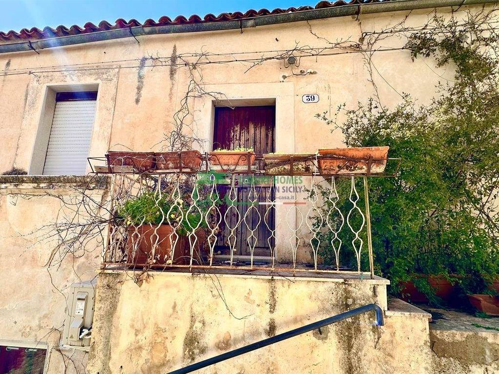 Casa indipendente a Ragusa in Via Santo Spiridione - Foto 2