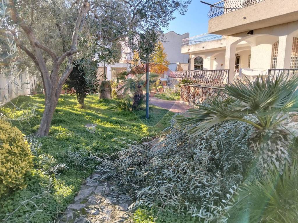 Villa a Manfredonia in Via delle Rose - Foto 3