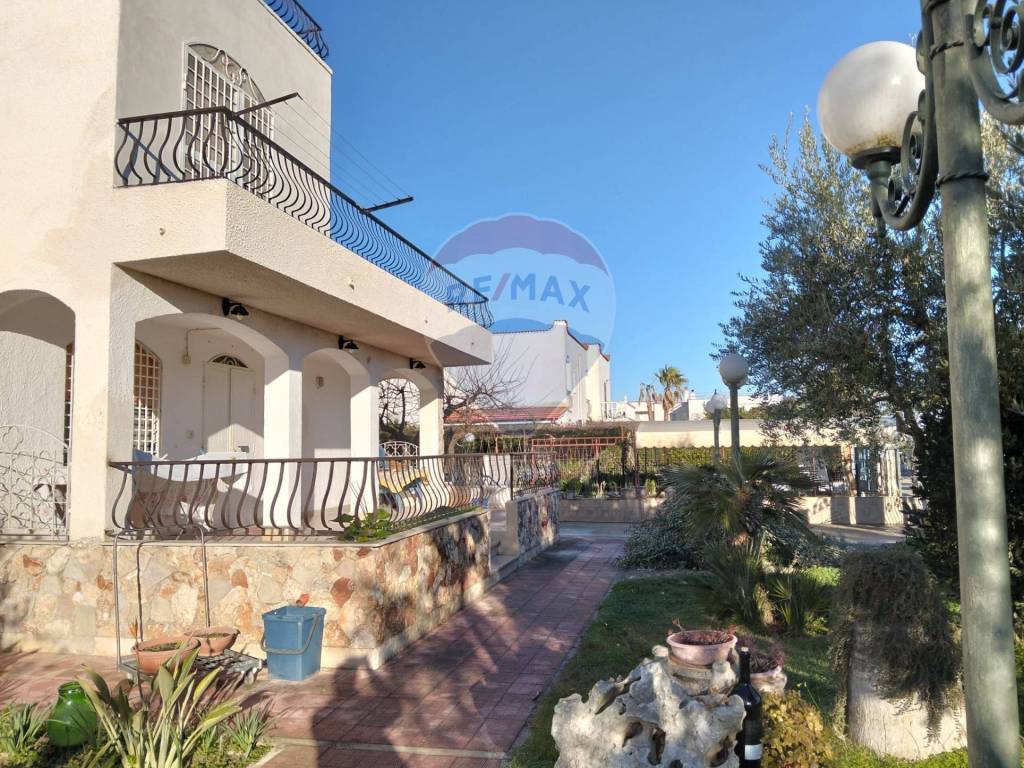 Villa a Manfredonia in Via delle Rose - Foto 4