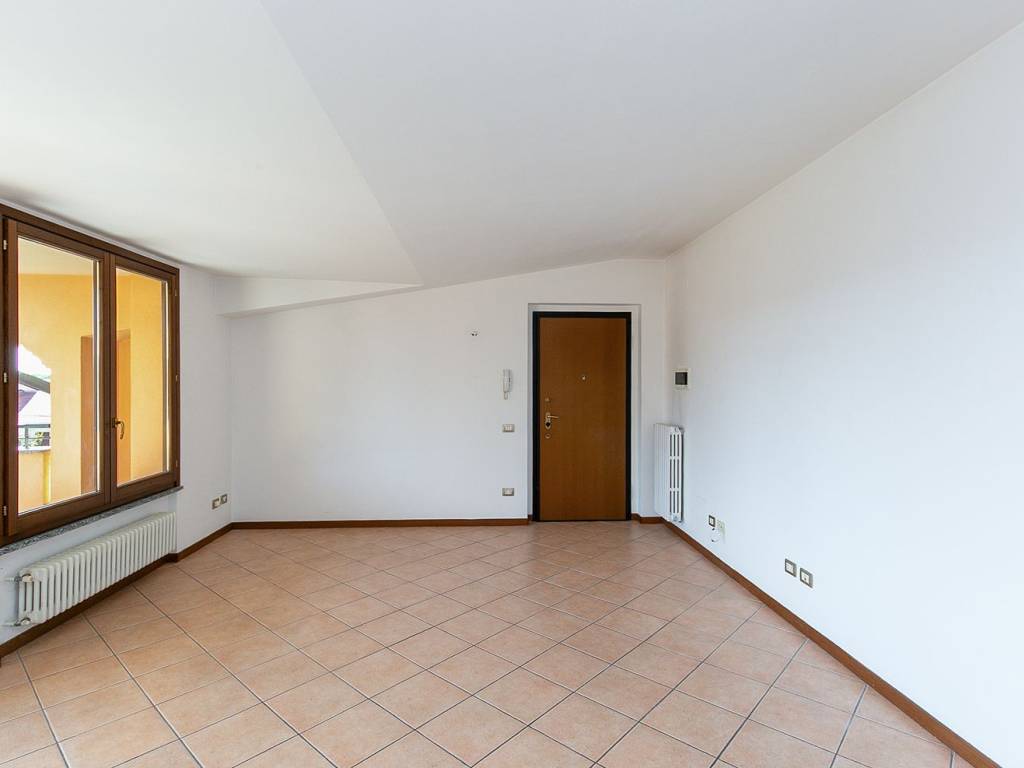 Attico / mansarda a Saronno in Via Pellegrino Pellegrini, 9 - Foto 2