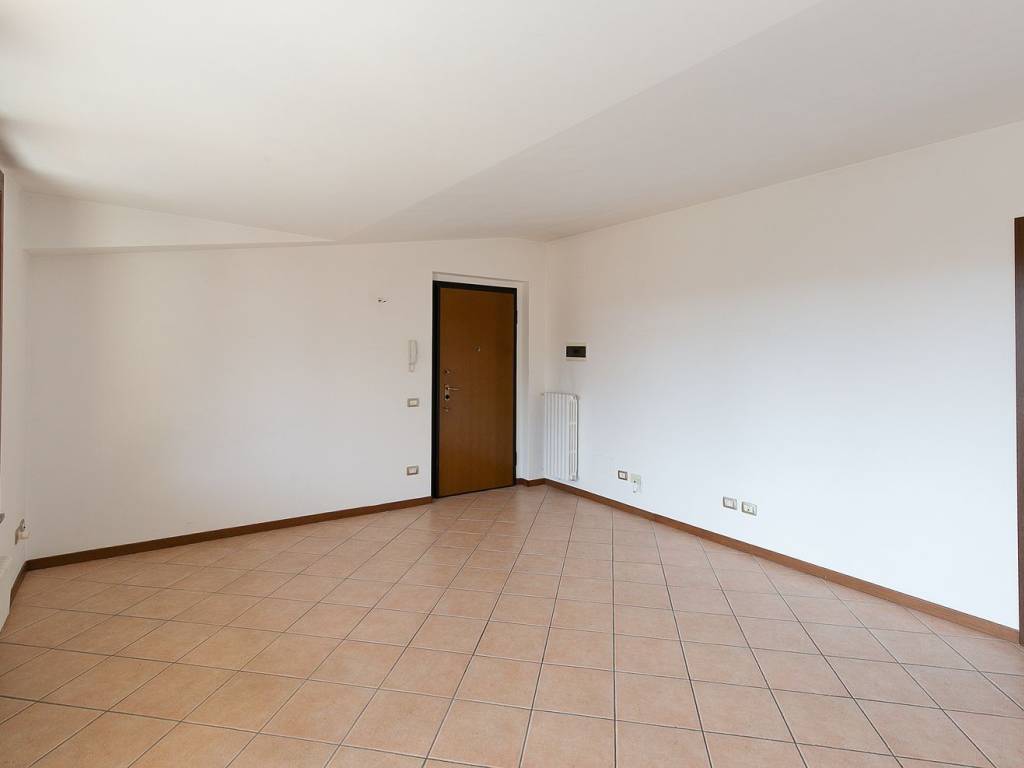 Attico / mansarda a Saronno in Via Pellegrino Pellegrini, 9 - Foto 4