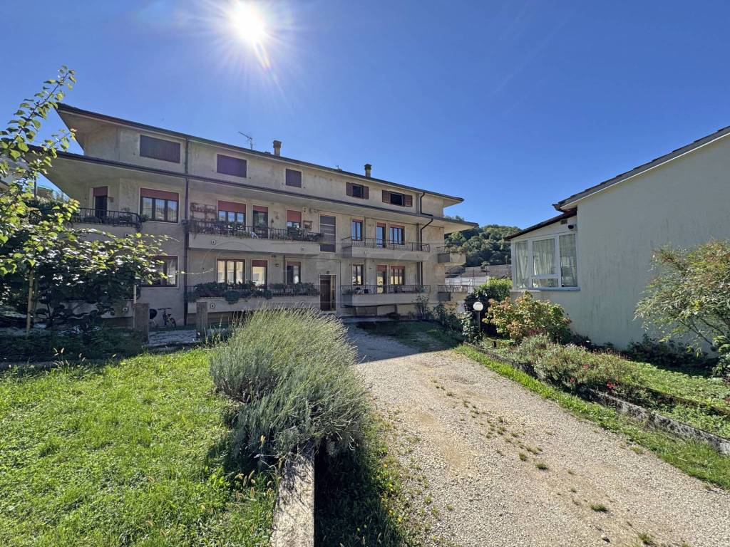 Appartamento a Castelgomberto in via danieli , 8 - Foto 3