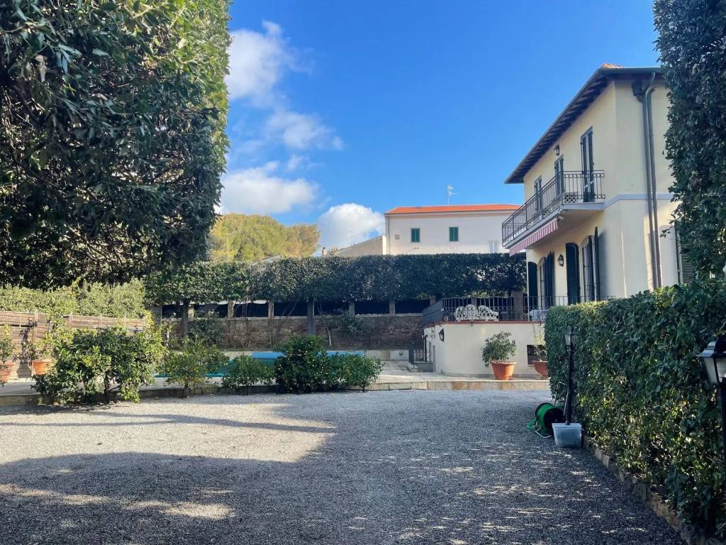 Villa a Rosignano marittimo in Via Guido Biagi No Number - Foto 4