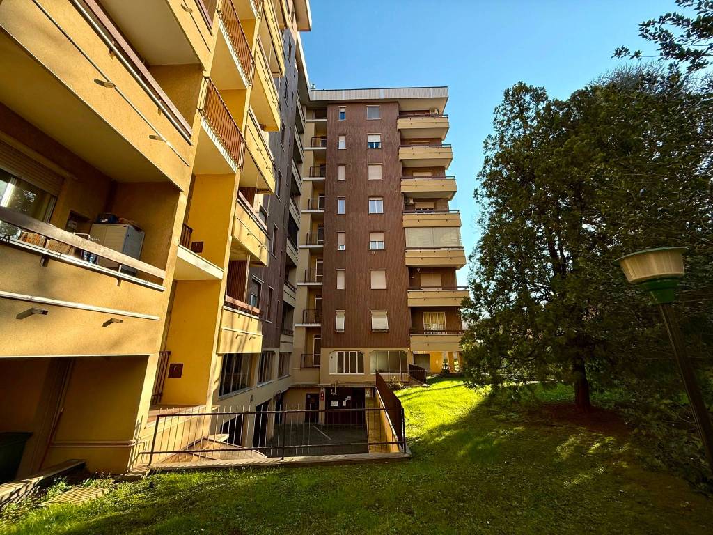 Appartamento a Saronno in Viale Prealpi, 26 - Foto 2