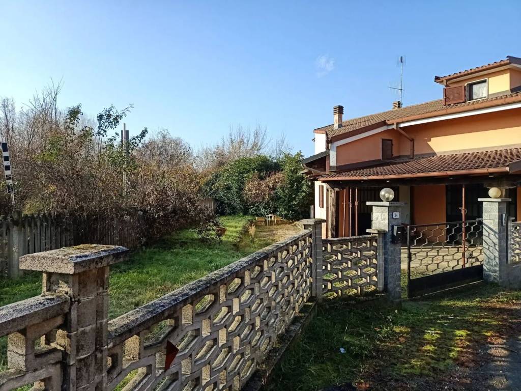 Villa a Incisa scapaccino in Fondo Artizia S.N.C. - Foto 2
