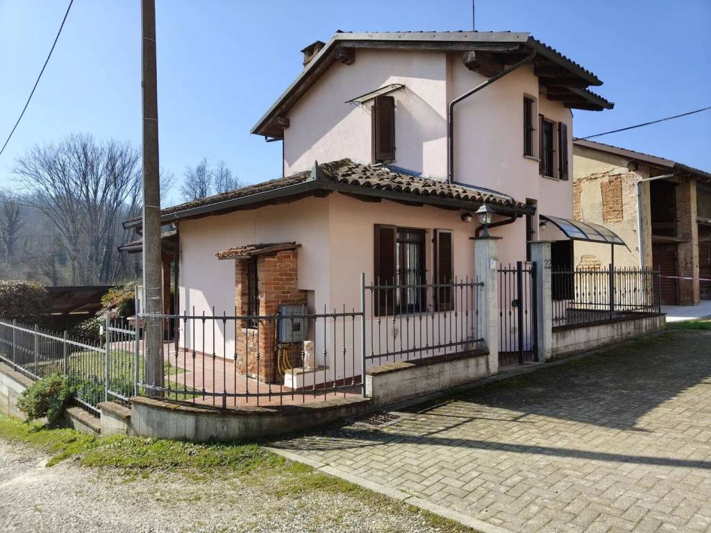 Villa a Castagnole monferrato in Frazione Valvinera, 24 A - Foto 3