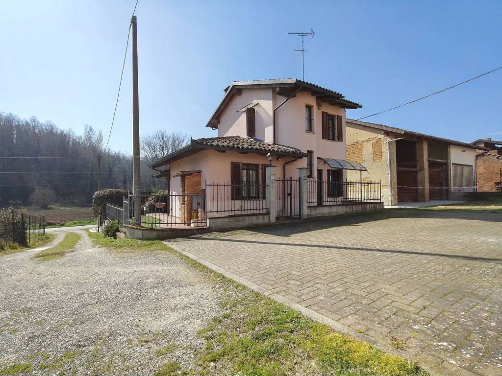 Villa a Castagnole monferrato in Frazione Valvinera, 24 A - Foto 5