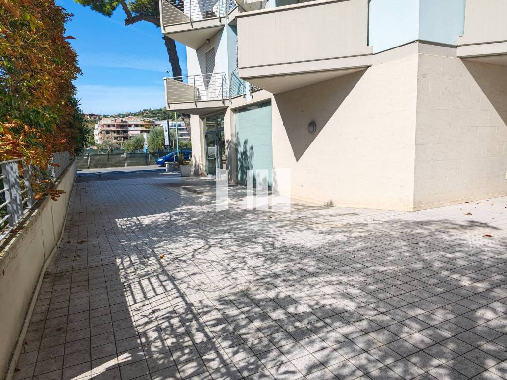 Immobile a Roseto degli abruzzi in Via Nazionale, 1 - Foto 4
