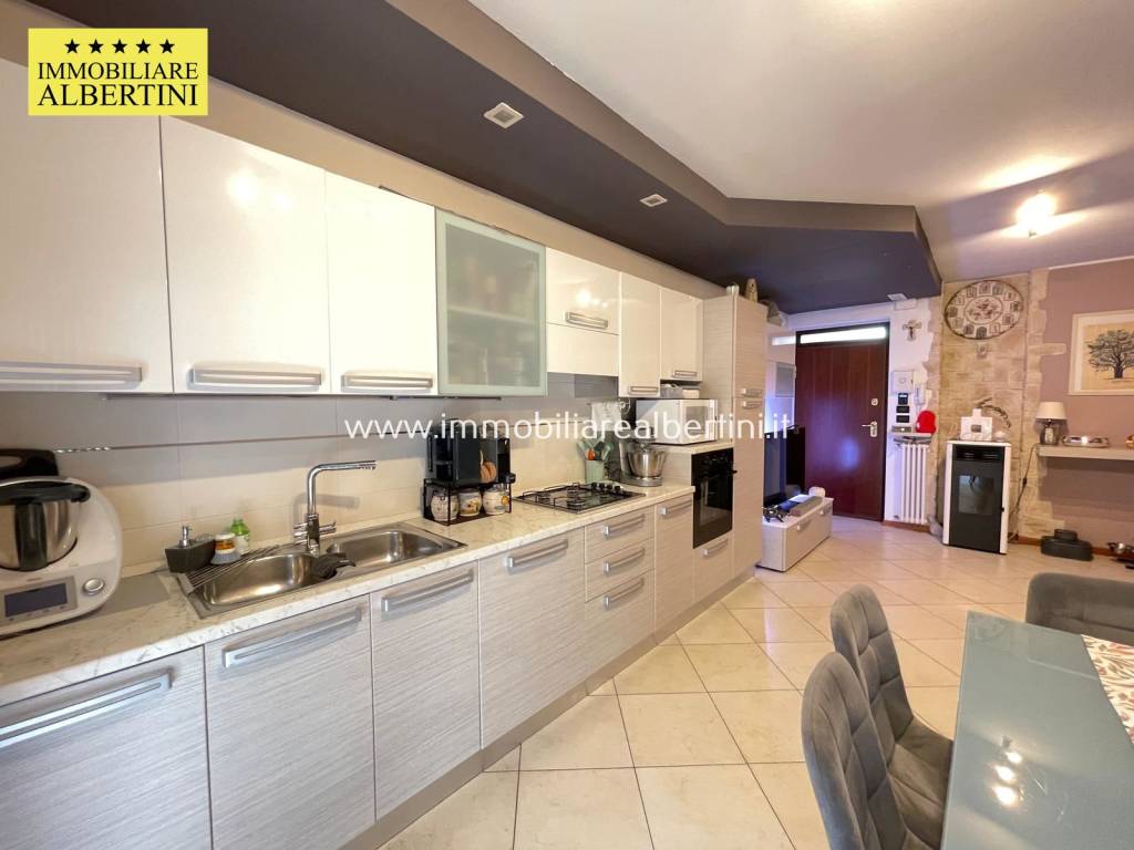 Appartamento a Villafranca di verona in Via Caluri, 106 - Foto 4