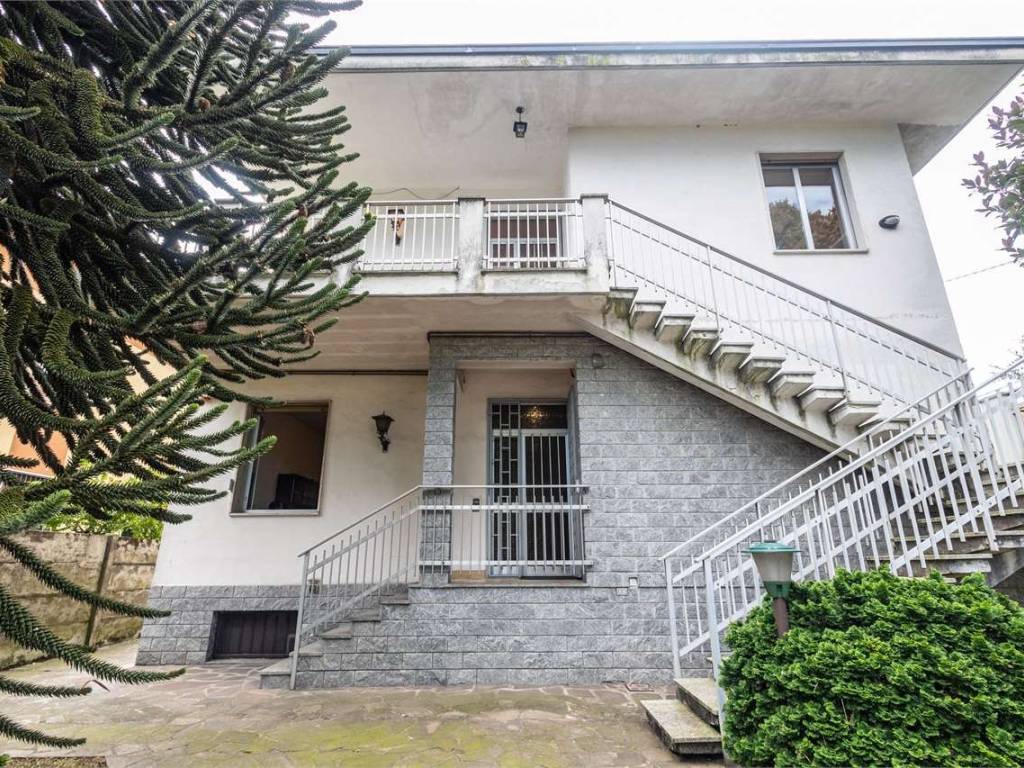 Villa a Caronno pertusella in Via Giuseppe Verdi - Foto 2