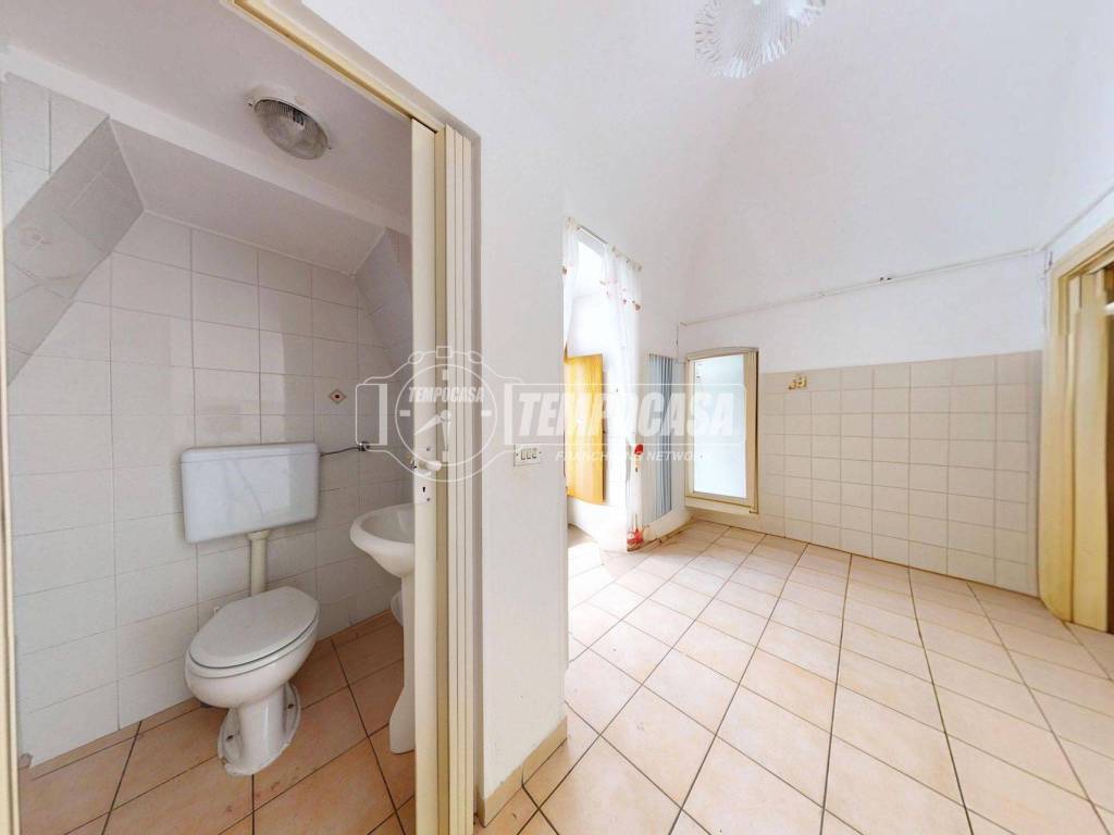 Casa indipendente a Turi in Via Camillo Benso Conte di Cavour - Foto 2