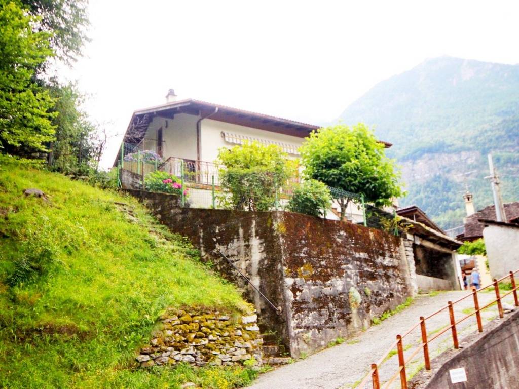 Villa a Varzo in Frazione Vaniullo - Foto 2