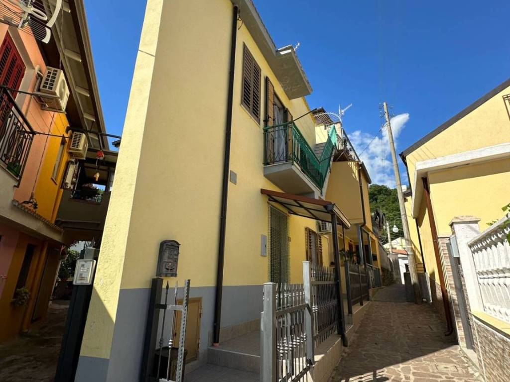 Casa indipendente a Montepaone in via Adda - Foto 2