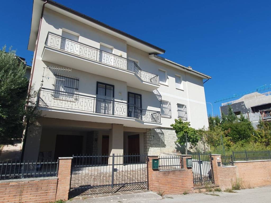 Villa a Tolentino in Via Col di Lana, 8 - Foto 3