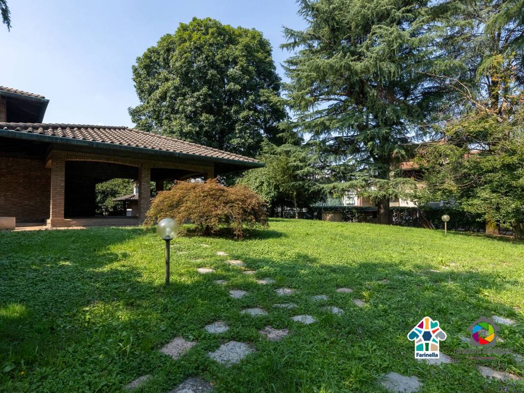 Villa a Carugo in Via Carlo Cattaneo, 35 - Foto 3