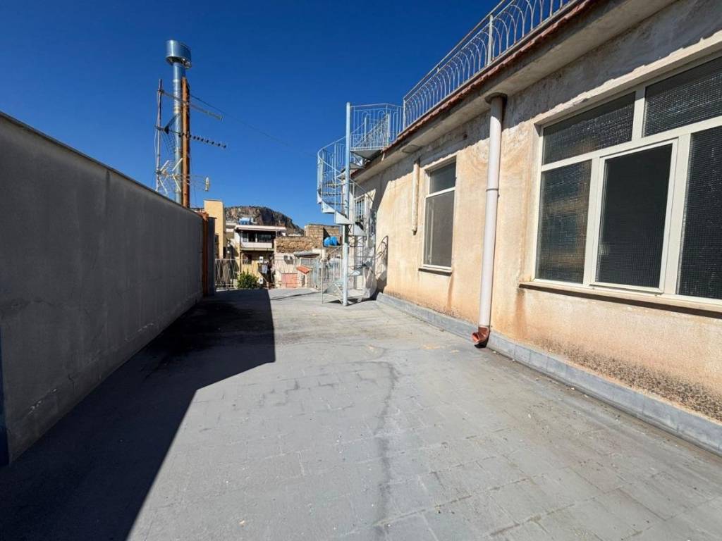 Palazzo / stabile a Bagheria in Via Angiò, 52 - Foto 2