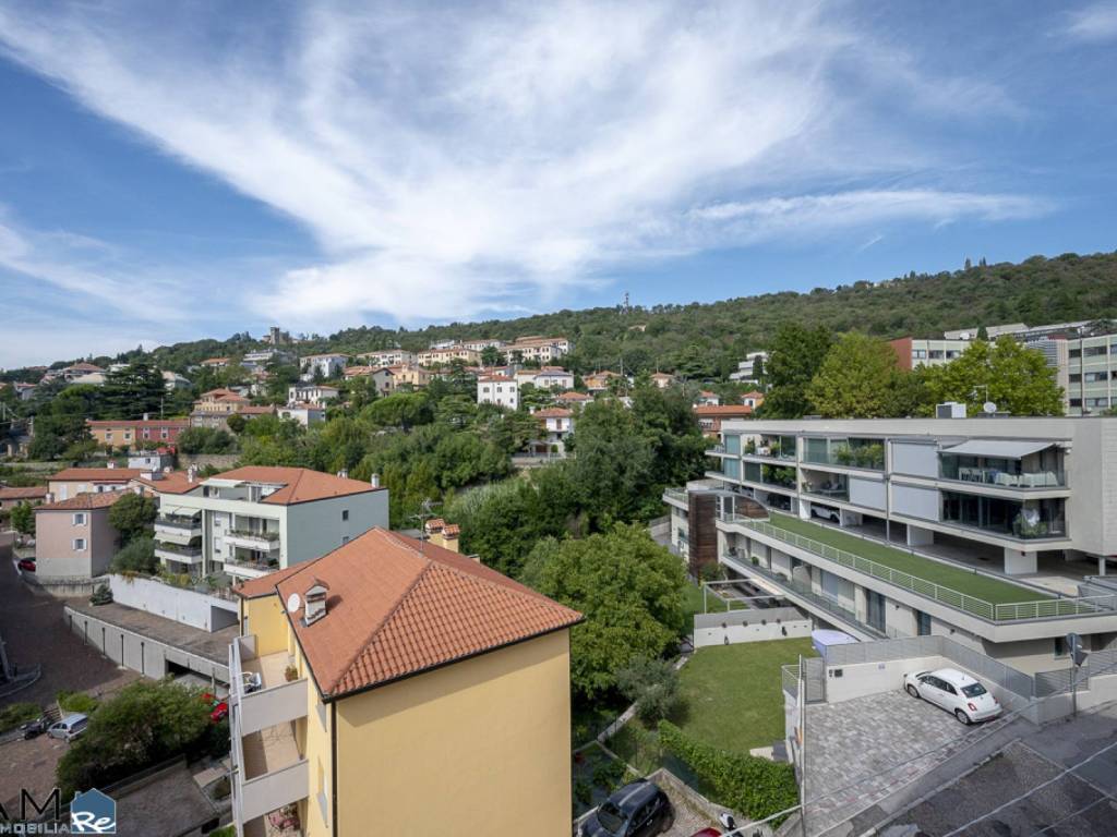 Appartamento a Trieste in VICOLO DELL'OSPITALE MILITARE , 39 - Foto 2