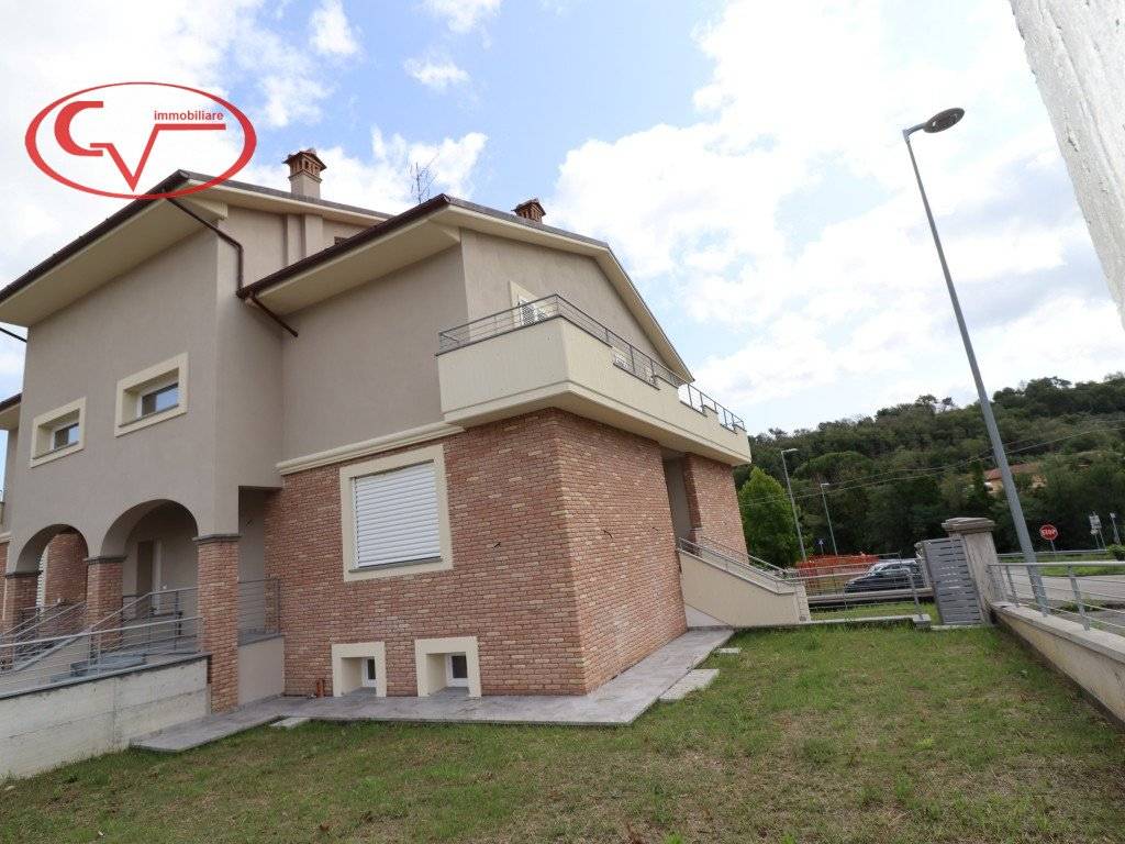 Villetta a schiera a Montevarchi in Strada Provinciale di Mercatale - Foto 3