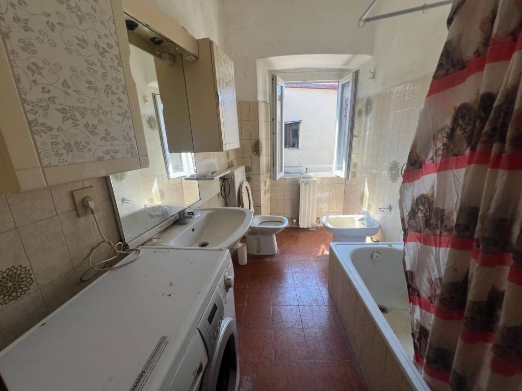 Appartamento a Alzate brianza in Via Alciato - Foto 3