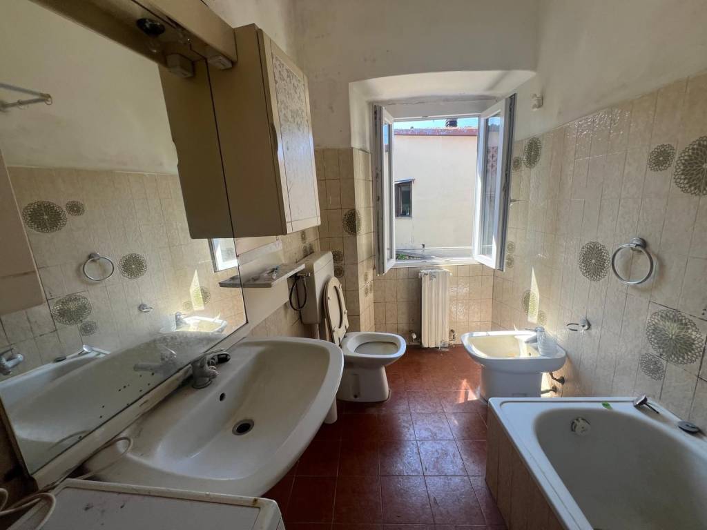 Appartamento a Alzate brianza in Via Alciato - Foto 4