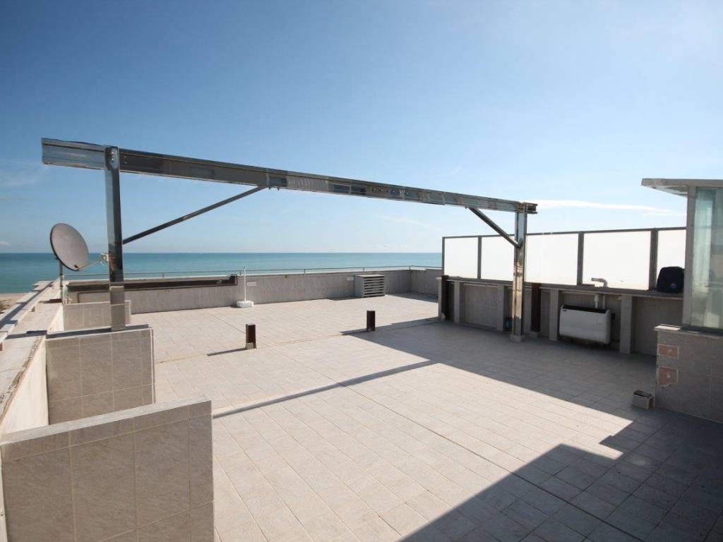 Attico / mansarda a Civitanova marche in Viale Vittorio Veneto, 122 - Foto 3