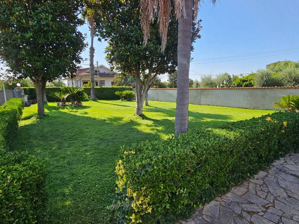Villa a Aprilia in Via Trigno - Foto 4